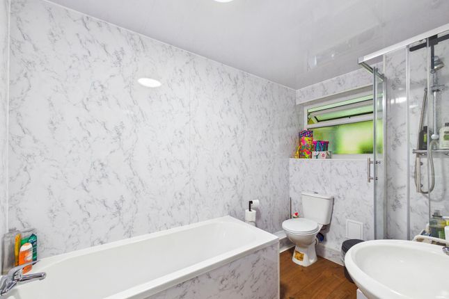 Flat 6, Laurel House, Parklands, Castleford photo 3