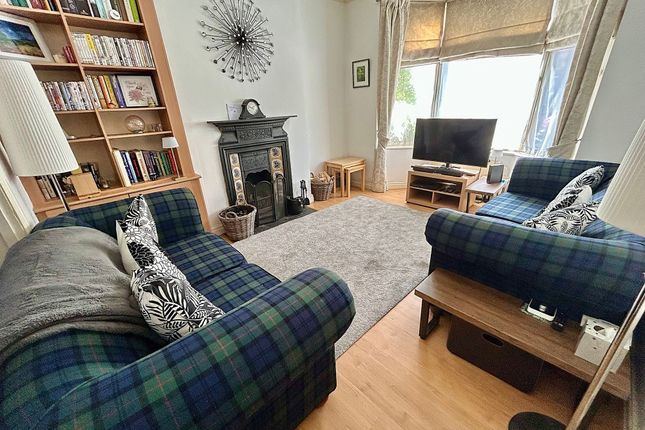 34 Lingard Road, Manchester photo 2