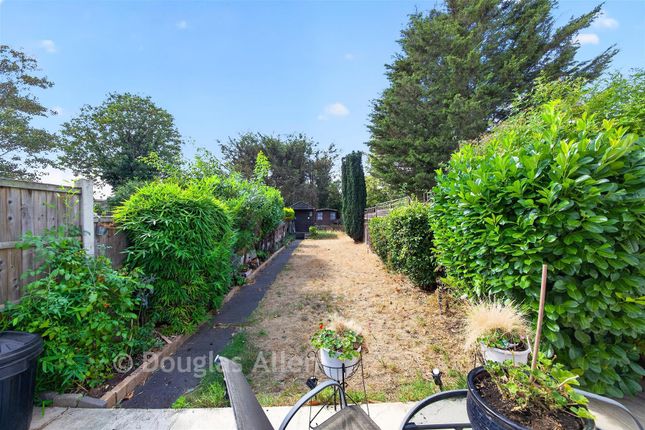 4, Eastbury Road, Romford photo 3