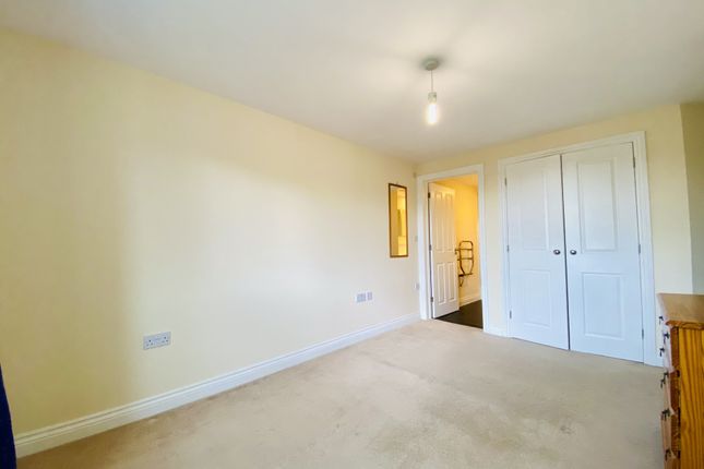 Flat to rent in New North Road, Exeter