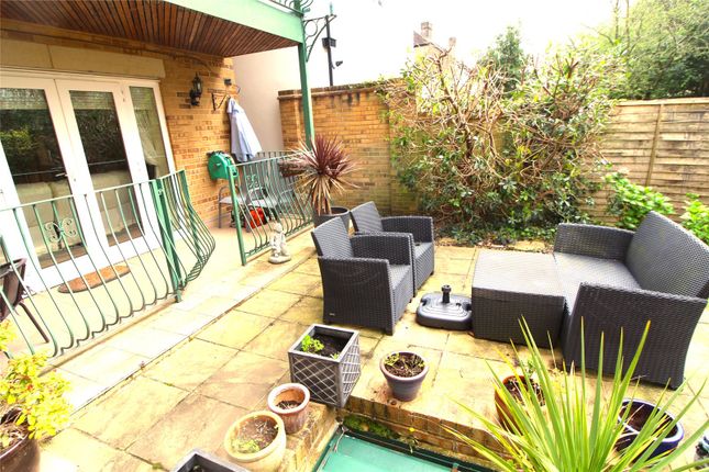 Flat for sale in The Ridgeway, Enfield, Middlesex