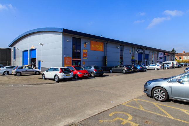Warehouse to let in London Road, Bedford