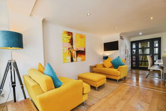 2, Thorntree Villas, Darlington photo 4