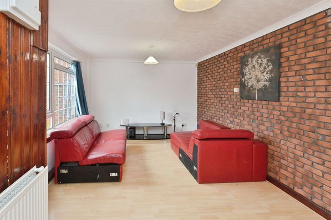 108, Turnmill Avenue, Milton Keynes photo 4