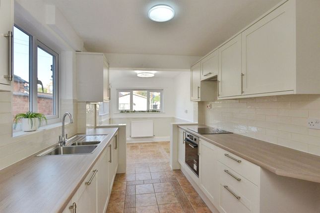 98, Jersey Road, Milton Keynes photo 3