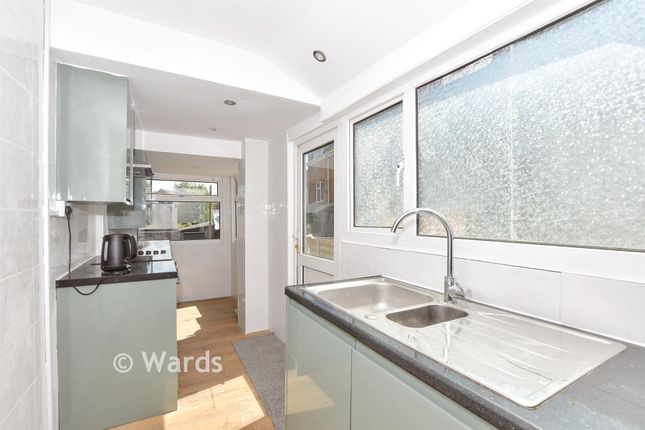 3-bed terraced on 10, Garden Road, Folkestone, £160,000