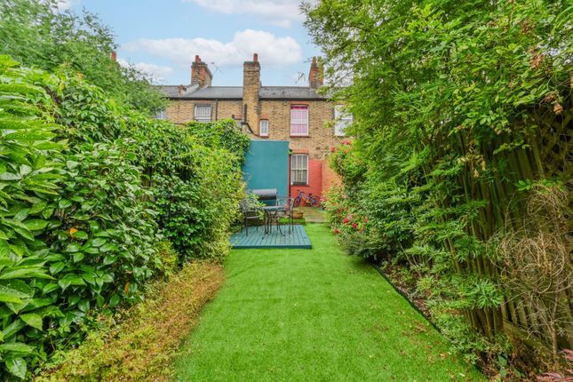Terraced house for sale in Farrant Avenue, Wood Green, London