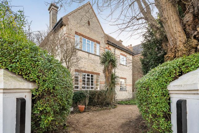3-bed flat on 23A, Hayne Road, Kent, £675,000