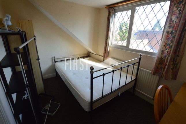 Clarendon Park Road, Leicester photo 3
