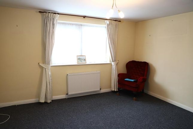 Flat to rent in Palmerston House, Palmers Green