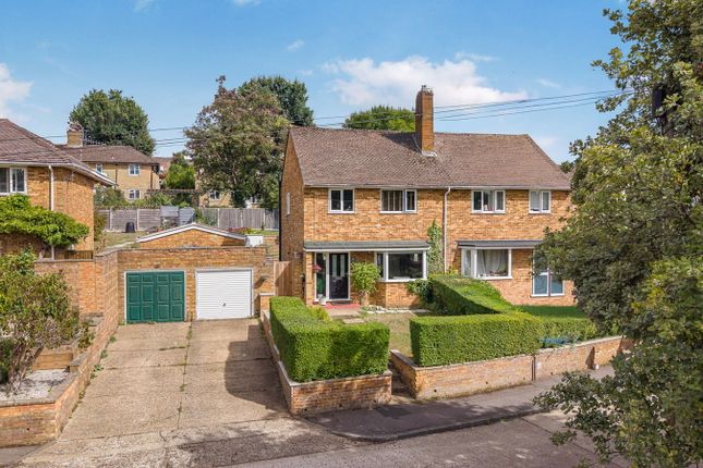 2, East Flint, Hemel Hempstead photo 2