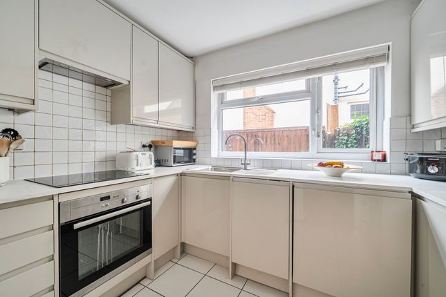 Flat 1, 68 Clifford Road, Barnet photo 4