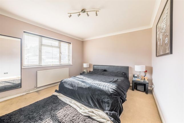5 Hillcrest Court, Hillcrest, Brighton photo 4