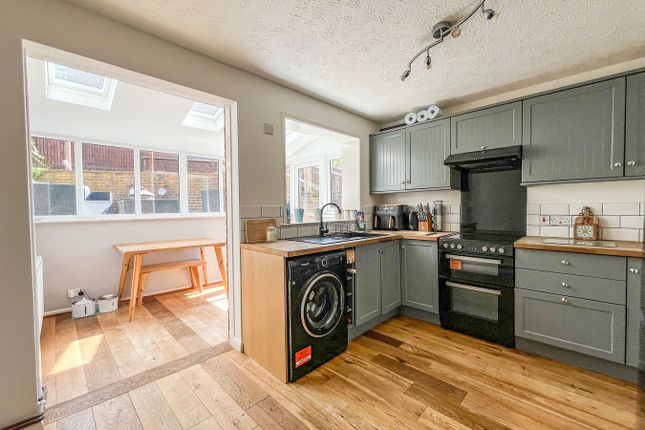 26, Willow Bank, Robertsbridge photo 3