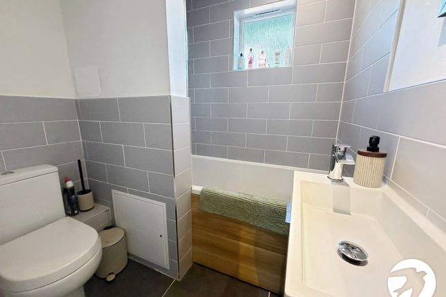 32, Bismuth Drive, Kent photo 5