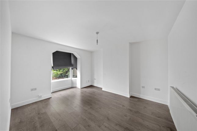 9, Myrtle Road, Sutton photo 4