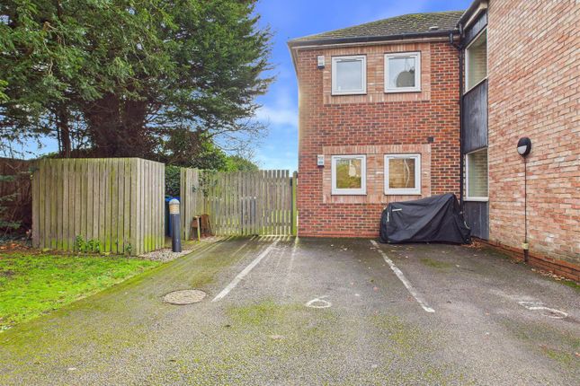 Flat 6, Brampton Court, 51, Station Road, Brough photo 3