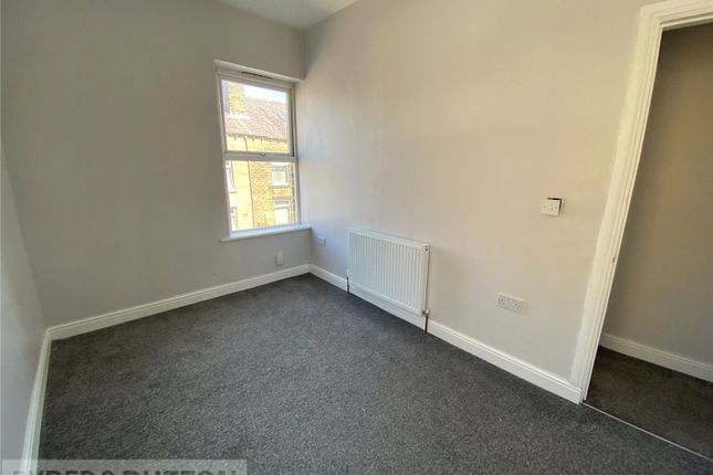 End terrace house to rent in Fenton Road, King Cross, Halifax