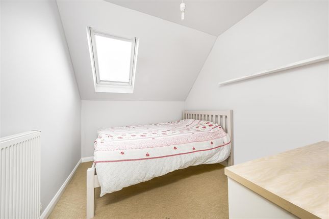 Property for sale in Meadowbank Close, Osterley, Isleworth