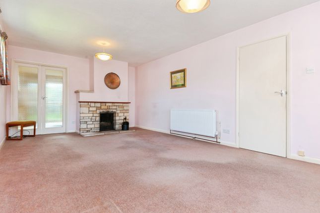 2, Landermere Road, Clacton-on-Sea photo 2