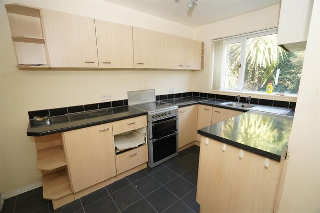 127, Vicarage Road, Bolton photo 3