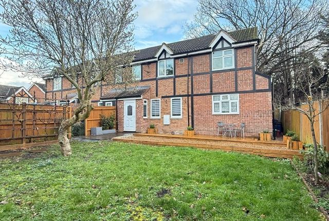 HAWTHRON CLOSE , CRANFORD  photo 4