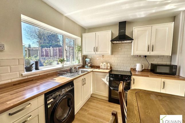 13 Griffiths Gardens, Tredegar photo 3