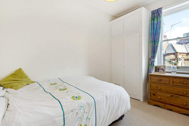 Flat for sale in Stanwick Road, London