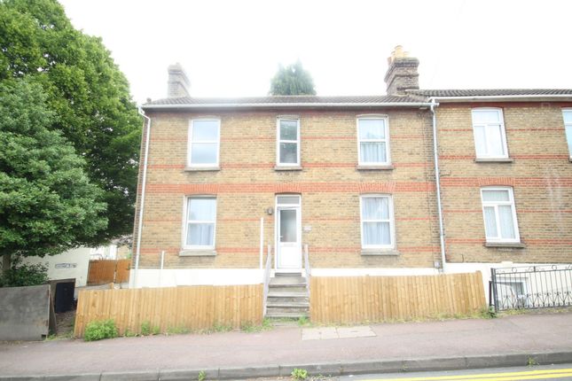 Room to rent in Castle Road, Chatham