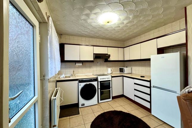 4 Alder Grove, Merthyr Tydfil photo 3