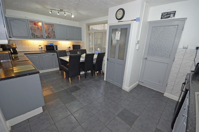 7, Waterside, Hyde photo 3