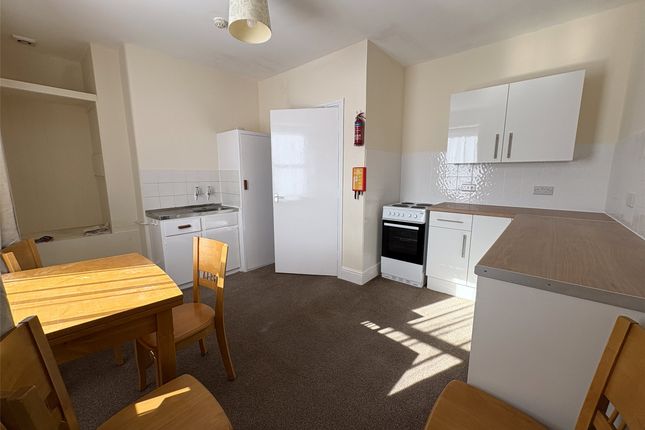 Flat 2,, Ridgeway, Minehead photo 4