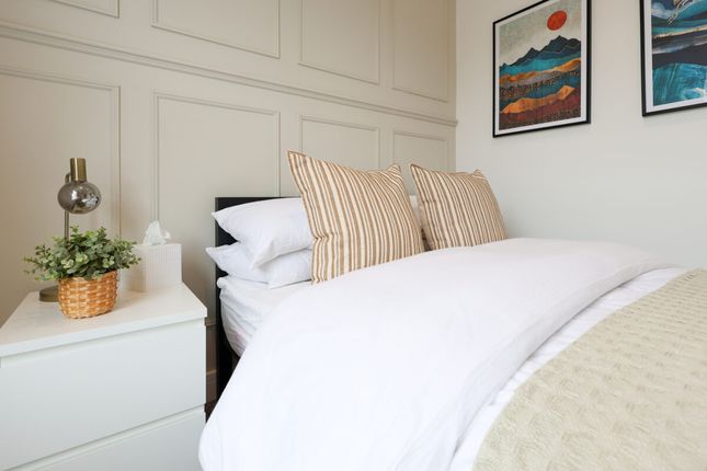 Rooms 26-27, 81, Romsey Road, Hampshire, - photo 4
