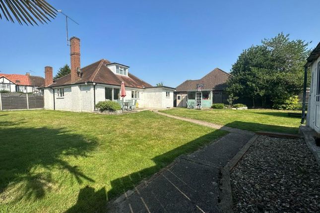 49, Lower Cippenham Lane, Slough photo 3