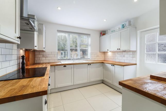56, Sunnybank, Epsom photo 3
