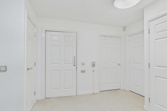 226 Clarence Park, Worcester Road, Malvern photo 4