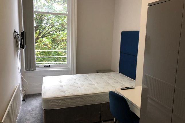 Flat 4, Leeds photo 2