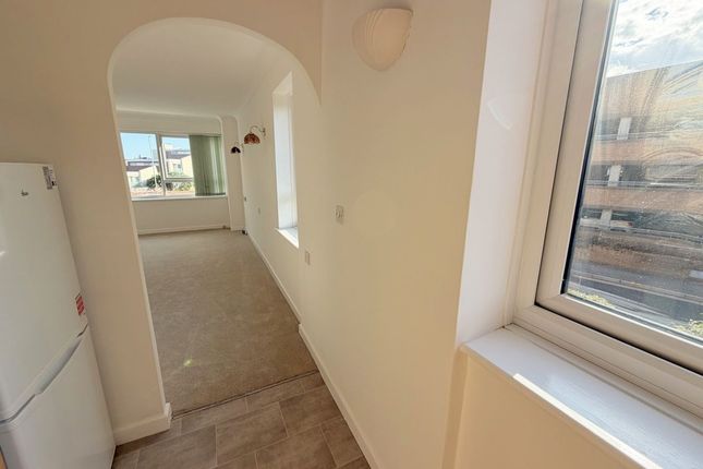 Flat 25 Homeview House, Seldown Road, Poole photo 3