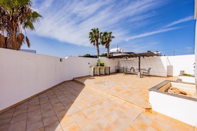 Villa for sale in El Mojón, Lanzarote, Spain