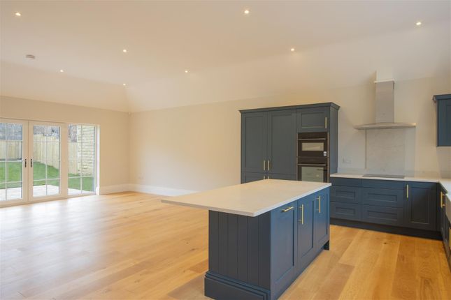 4, Lime Grove, Chesterfield photo 2
