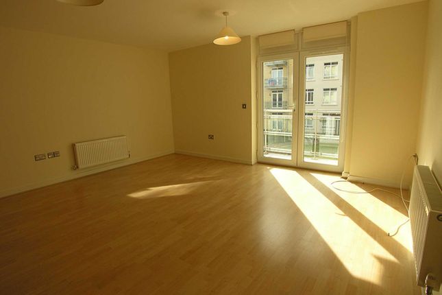 Flat to rent in The Meridian, Kenavon Drive