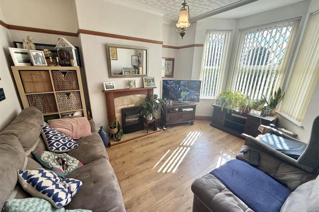 Cedars, Carmarthen Road, Llanybydder photo 2