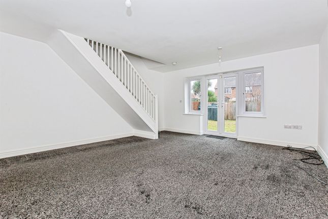 23, Sayers Crescent, Wisbech photo 3