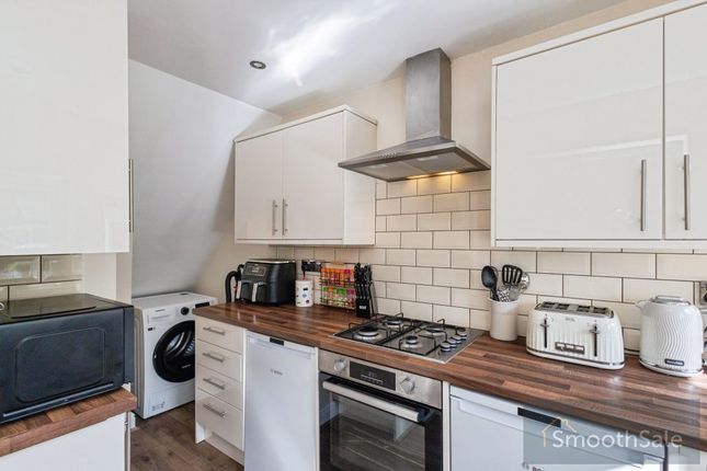 184, Denton Lane, Chadderton, Oldham photo 4