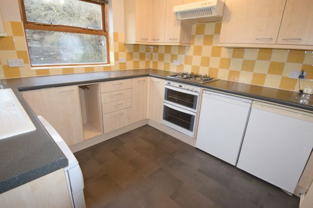 2 Bed Flat To Rent In Melbourne Street Shipley Bd18 Zoopla
