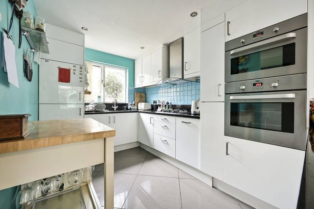 Thumbnail Property for sale in Maltings Place, Fulham, London