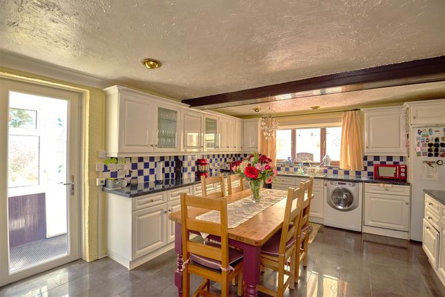 18, Hammer Hill, Haslemere photo 2
