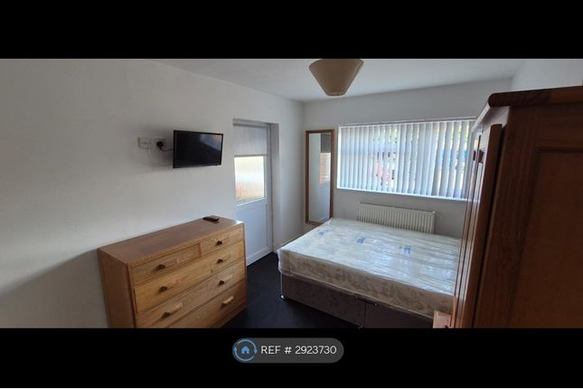 Cheney Manor Road, Swindon photo 3