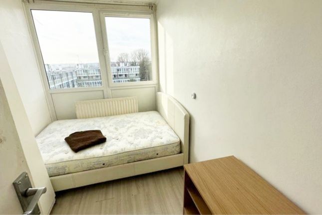 95 Ibsley Gardens, London photo 3