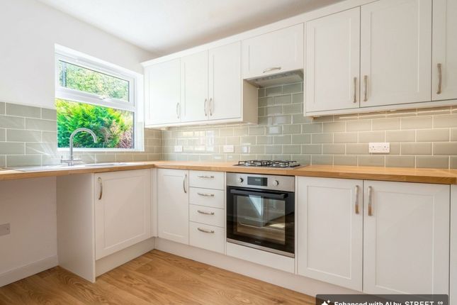 24 Springford Gardens, Southampton photo 3